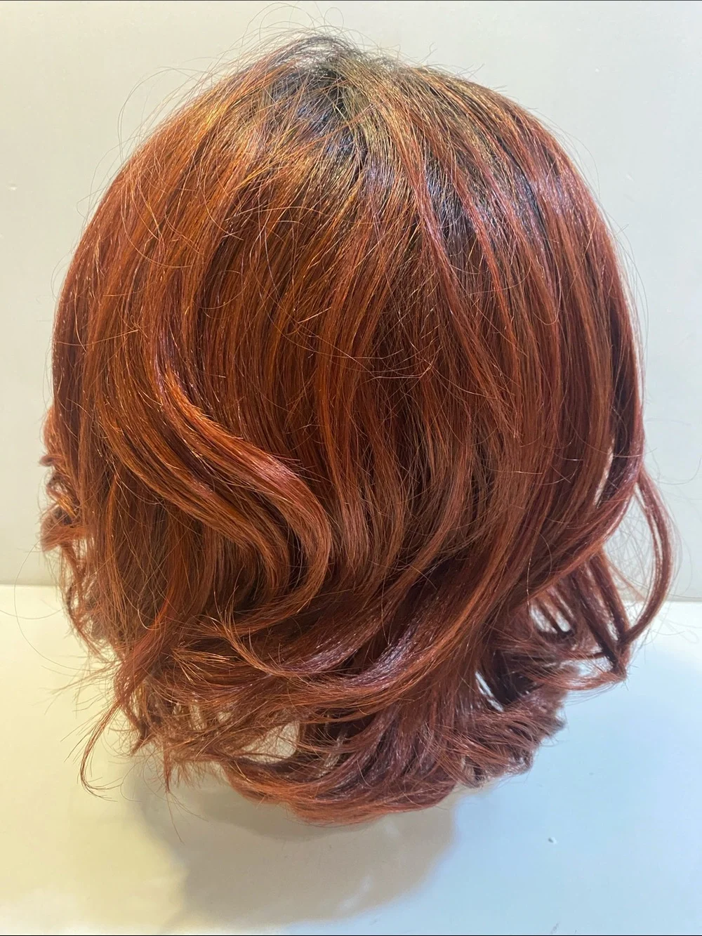 SIS  Ombre Short Layered Women's Wig - Stylish Natural Look
